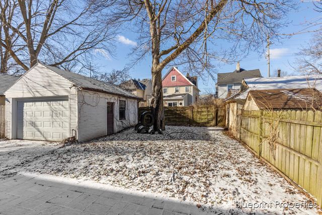 137 Auburn Avenue, Grand Rapids, MI 49506