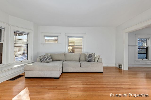 137 Auburn Avenue, Grand Rapids, MI 49506