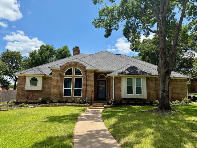 5008 Dawnwood Court, Arlington, TX 76017