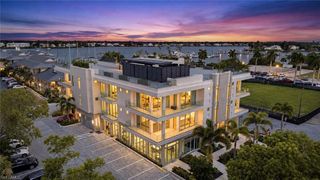 1165 8TH ST S #202, Naples, FL 34102