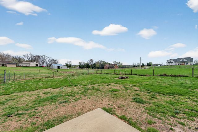 129 Patriot Cir, Shelbyville, TN 37160