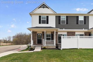454 Maple Cove Circle 19, Saline, MI 48176