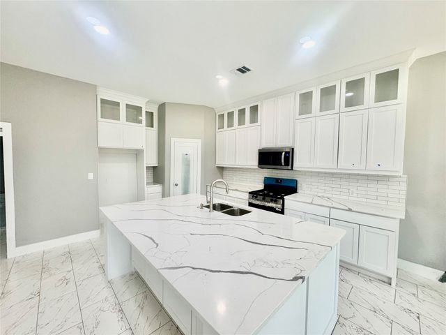 504 Paradise Street, Fort Worth, TX 76111