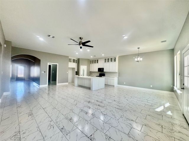 504 Paradise Street, Fort Worth, TX 76111