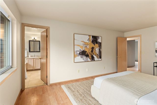 15608 156th Place SE, Renton, WA 98058