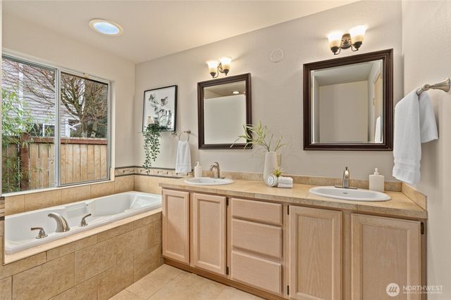 15608 156th Place SE, Renton, WA 98058