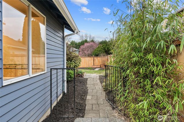 15608 156th Place SE, Renton, WA 98058