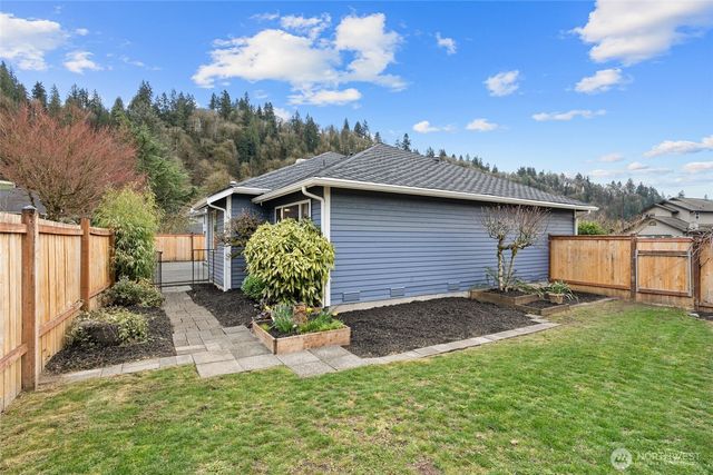 15608 156th Place SE, Renton, WA 98058
