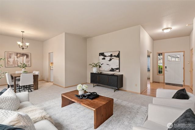 15608 156th Place SE, Renton, WA 98058