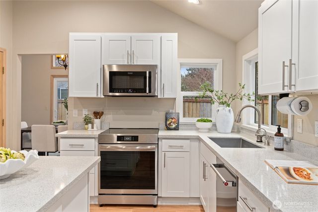 15608 156th Place SE, Renton, WA 98058