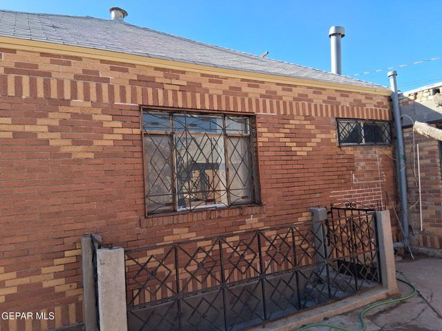 1213 N Boone Street, El Paso, TX 79903