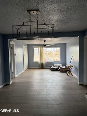 1213 N Boone Street, El Paso, TX 79903