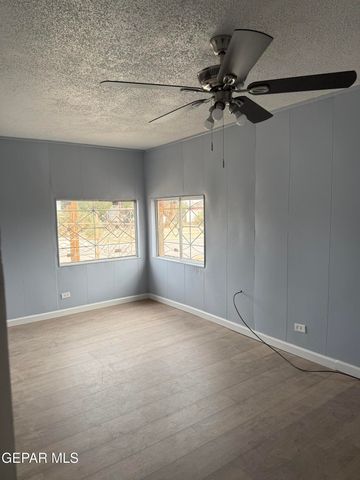 1213 N Boone Street, El Paso, TX 79903