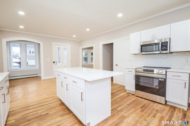 17 Grand Street, Seymour, CT 06483