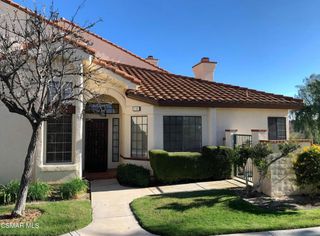 318 Country Club Drive E, Simi Valley, CA 93065
