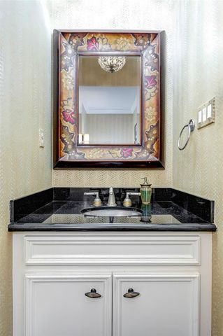 1221 Wynden Court, Houston, TX 77056