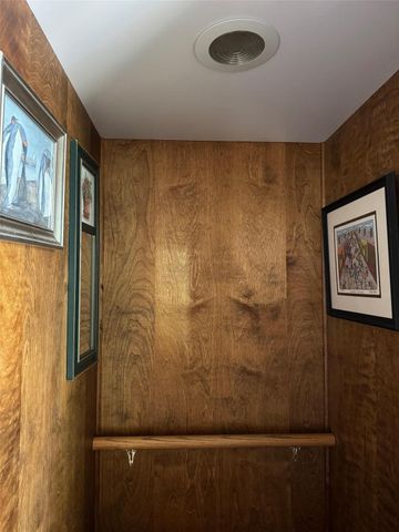 1221 Wynden Court, Houston, TX 77056