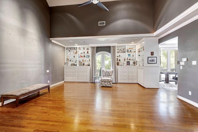 1221 Wynden Court, Houston, TX 77056