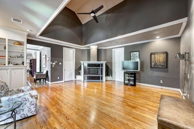 1221 Wynden Court, Houston, TX 77056