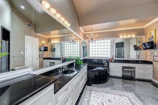 1221 Wynden Court, Houston, TX 77056