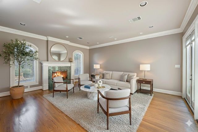 1221 Wynden Court, Houston, TX 77056