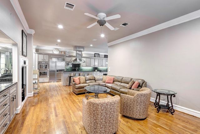 1221 Wynden Court, Houston, TX 77056