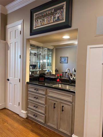 1221 Wynden Court, Houston, TX 77056