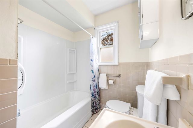 48 Mccollum Avenue, Galesburg, MI 49053