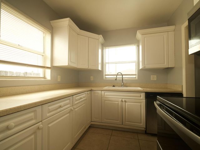 158 W 25th Street, Riviera Beach, FL 33404