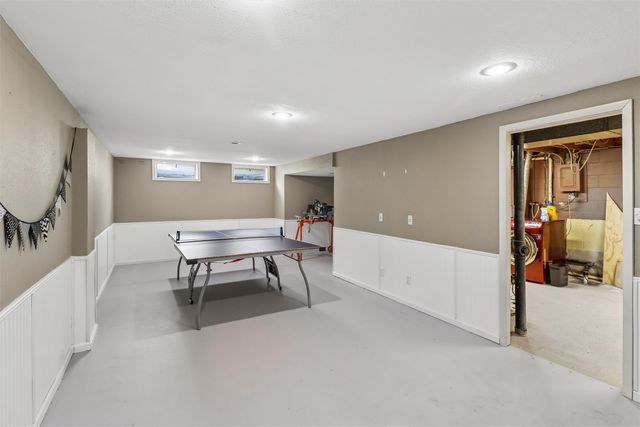 901 E 17th Street N, Newton, IA 50208