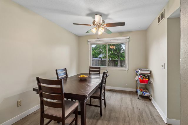 901 E 17th Street N, Newton, IA 50208