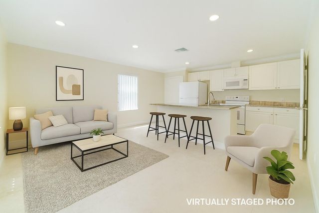 6410 N DIXIE Highway, Boca Raton, FL 33487