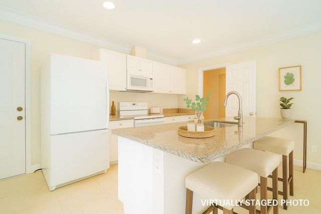 6410 N DIXIE Highway, Boca Raton, FL 33487