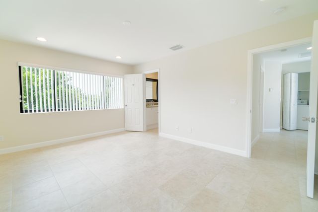 6410 N DIXIE Highway, Boca Raton, FL 33487