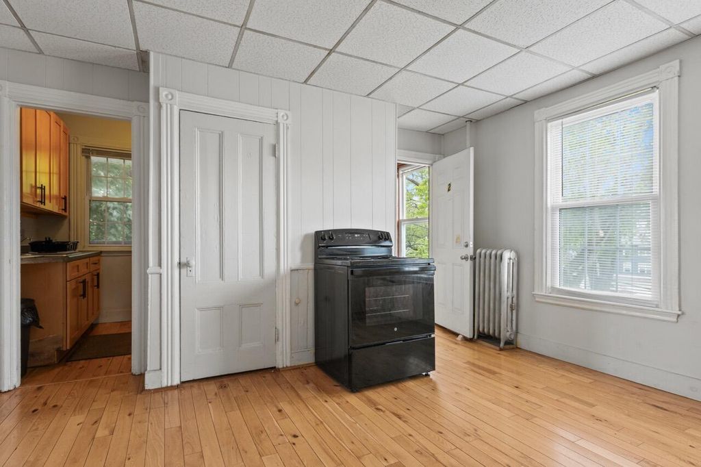583 Washington Avenue 3-units, Portland, ME 04103 — photo 3