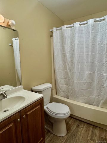 39 Cedar Court, Middletown, NY 10940