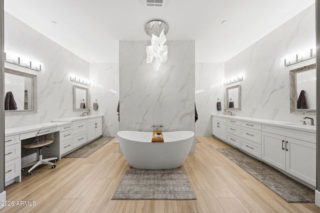 8924 W PATRICK Lane 8424 w, Peoria, AZ 85383