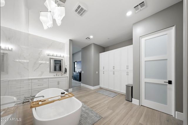 8924 W PATRICK Lane 8424 w, Peoria, AZ 85383