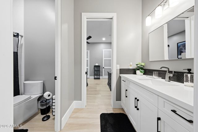 8924 W PATRICK Lane 8424 w, Peoria, AZ 85383