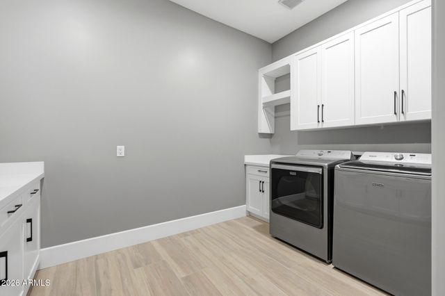 8924 W PATRICK Lane 8424 w, Peoria, AZ 85383