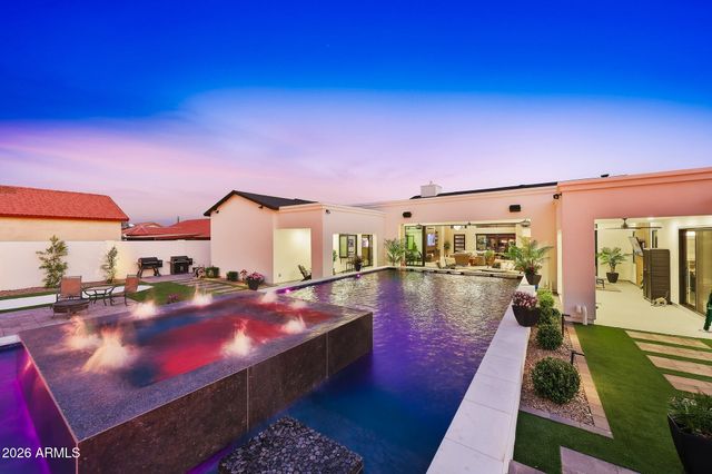 8924 W PATRICK Lane 8424 w, Peoria, AZ 85383