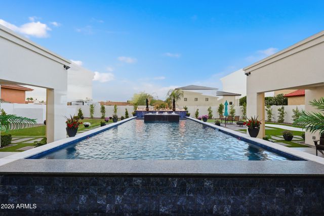 8924 W PATRICK Lane 8424 w, Peoria, AZ 85383