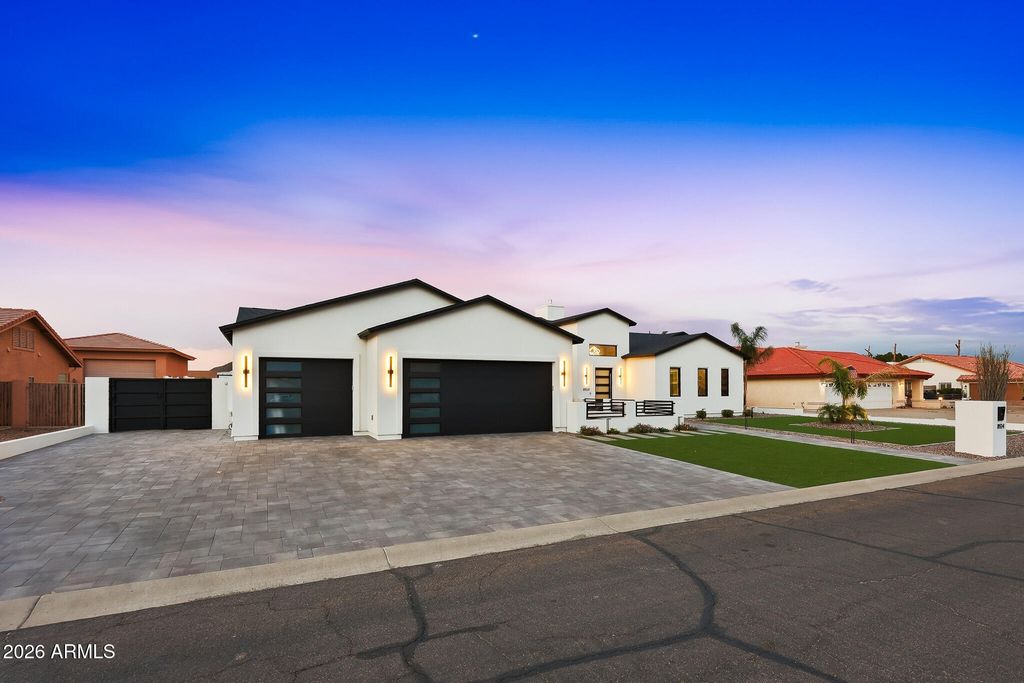 8924 W PATRICK Lane 8424 w, Peoria, AZ 85383