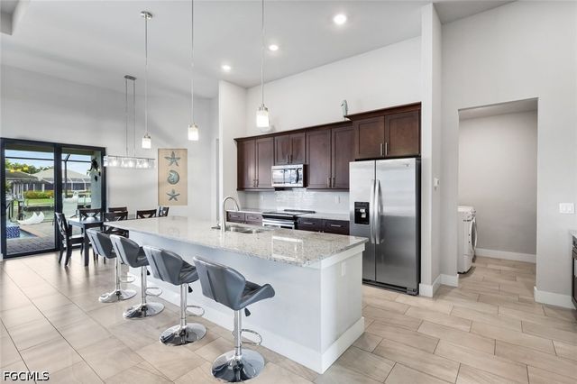 1833 SW 49th TER, Cape Coral, FL 33914