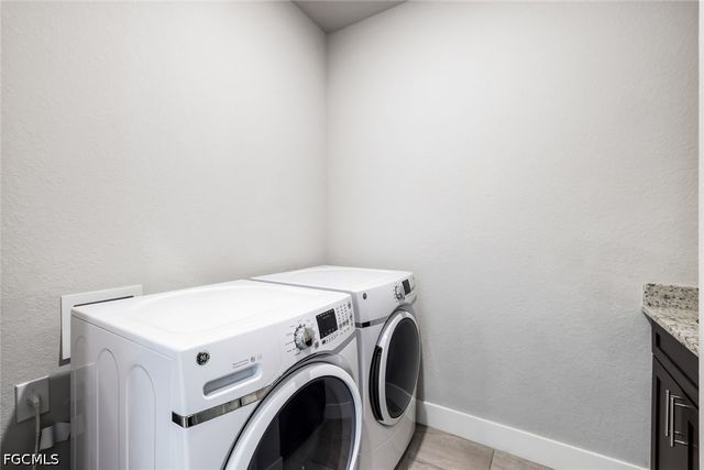 1833 SW 49th TER, Cape Coral, FL 33914