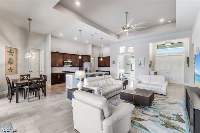 1833 SW 49th TER, Cape Coral, FL 33914