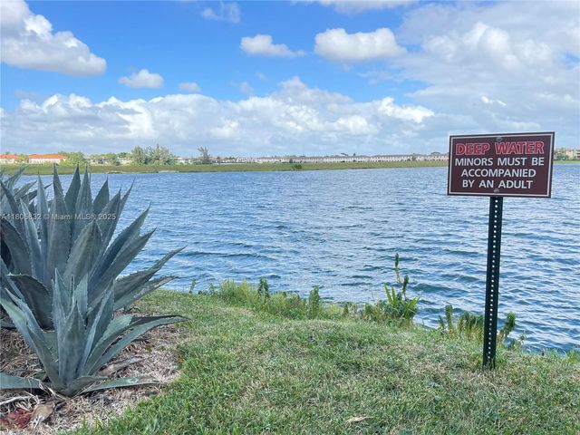 20065 NE 3rd Ct O3, Miami, FL 33179