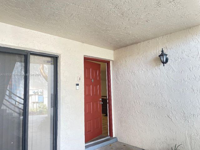 20065 NE 3rd Ct O3, Miami, FL 33179