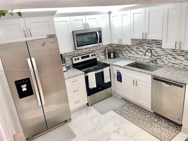 20065 NE 3rd Ct O3, Miami, FL 33179