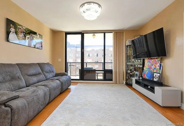 63-36 99th Street 5E, Rego Park, NY 11374
